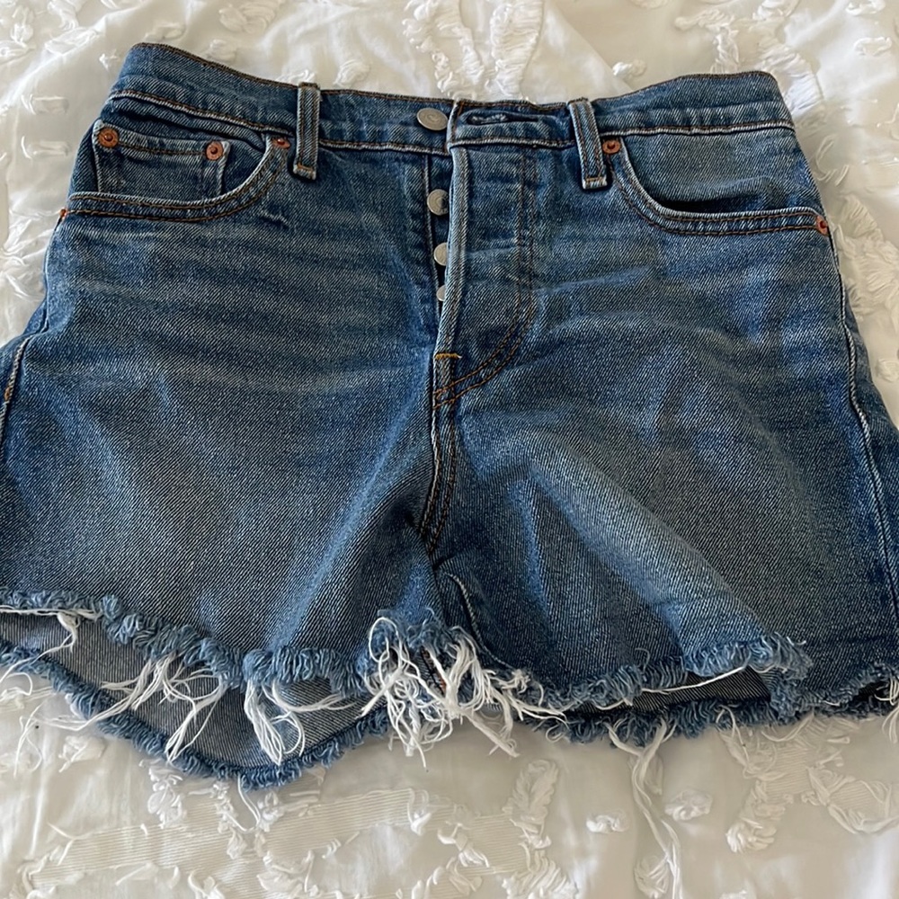 Levi size 26 shorts